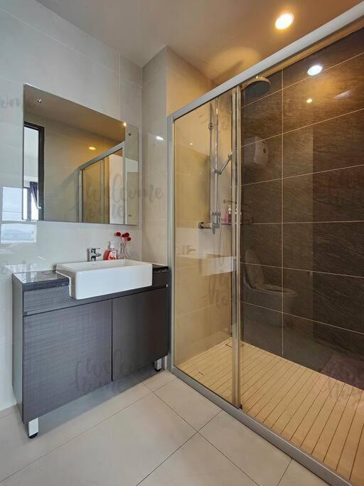Bay Laurel, Country Garden Danga Bay Homestay By Welcome Home Johor Bahru Luaran gambar