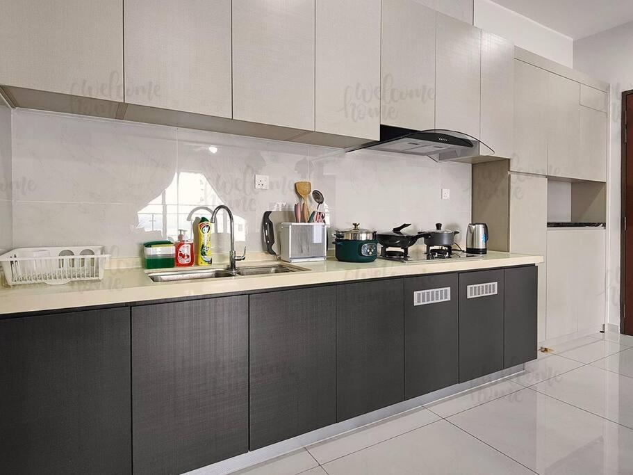 Bay Laurel, Country Garden Danga Bay Homestay By Welcome Home Johor Bahru Luaran gambar